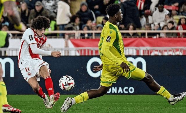 爱游戏登录入口-法甲收官大战，比分2-2，比赛亮点：场上成功断球率高达77%，射门转化率53%的简单介绍