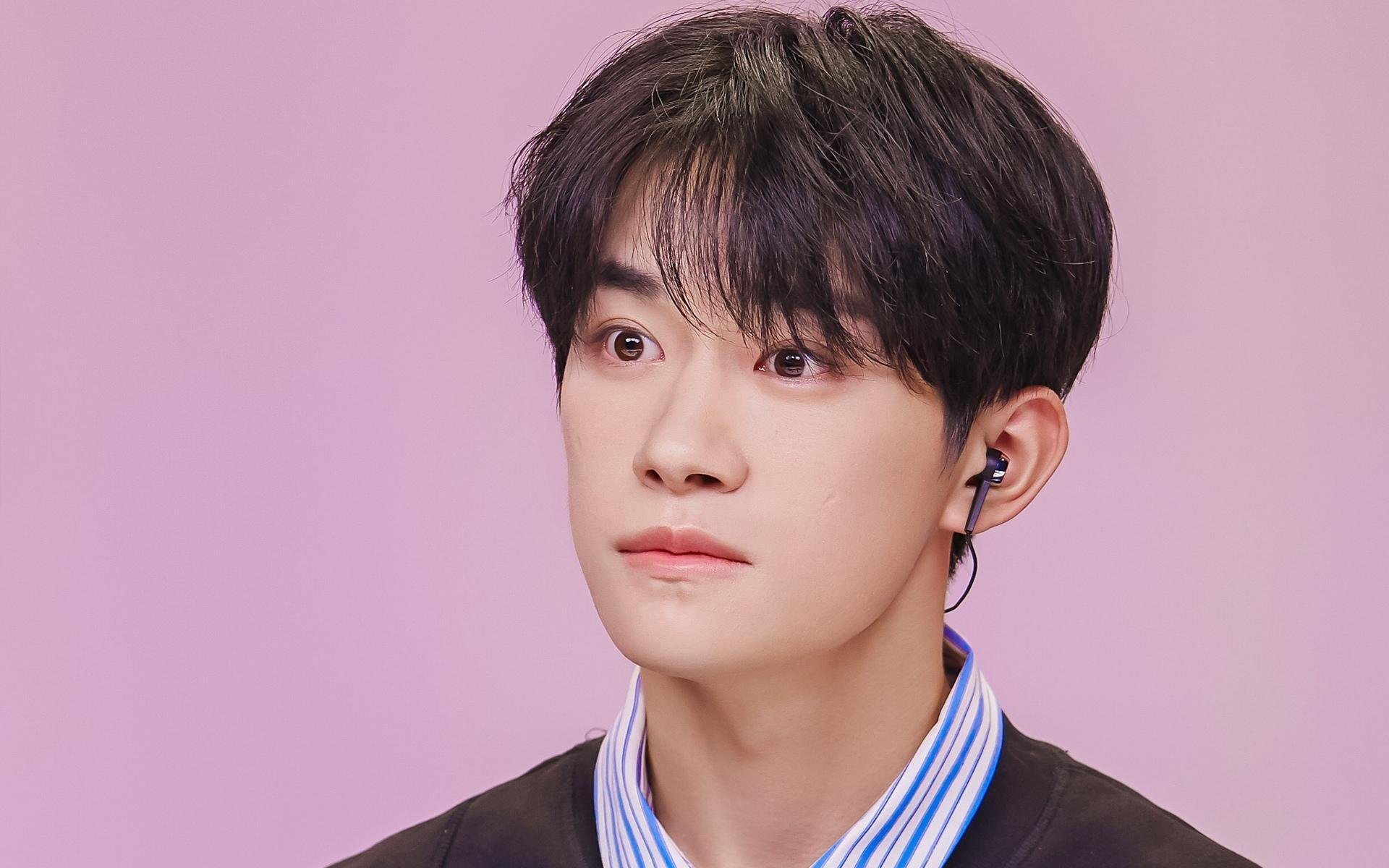 健美比赛:雕塑般躯体展示无尽活力,健美健身比赛