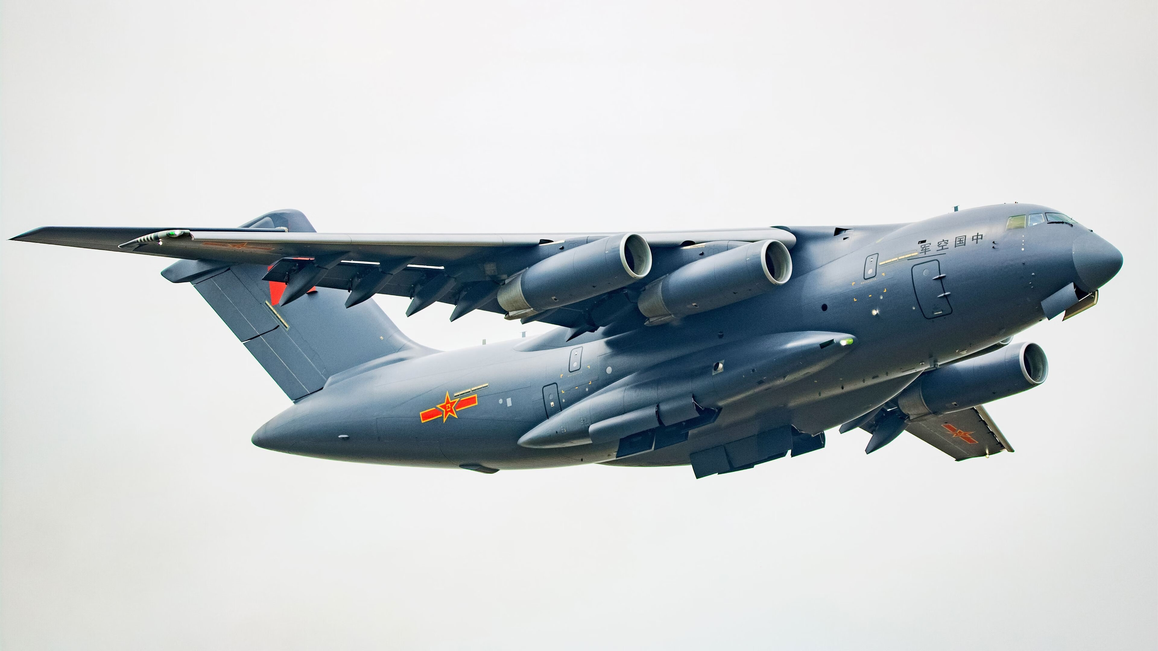 AIYOUXI.COM-湖人主帅称赞浓眉篮下威慑力十足，湖人队浓眉是谁