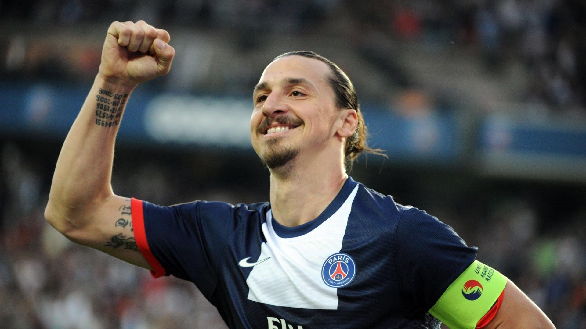 AIYOUXI.COM-特色足球运动主题的城市景观夜景灯光设计创新不断，足球场夜景图片大全