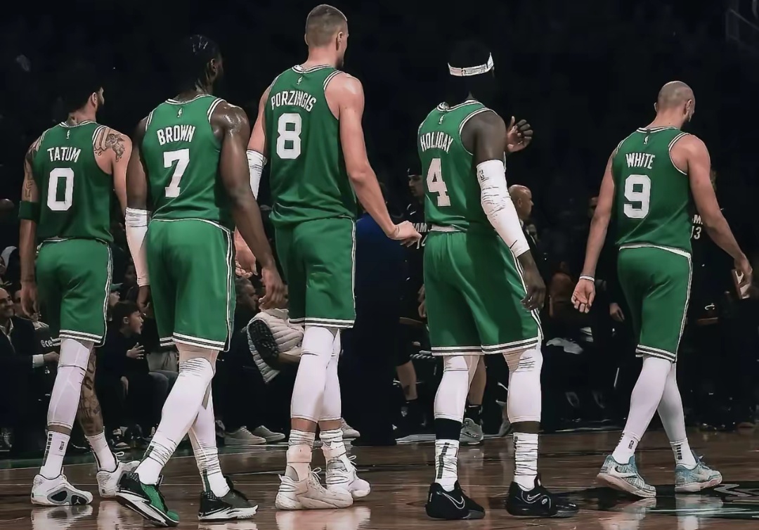 关于爱游戏体育:凯尔特人队防守体系升级：如何限制对手的进攻火力？的信息