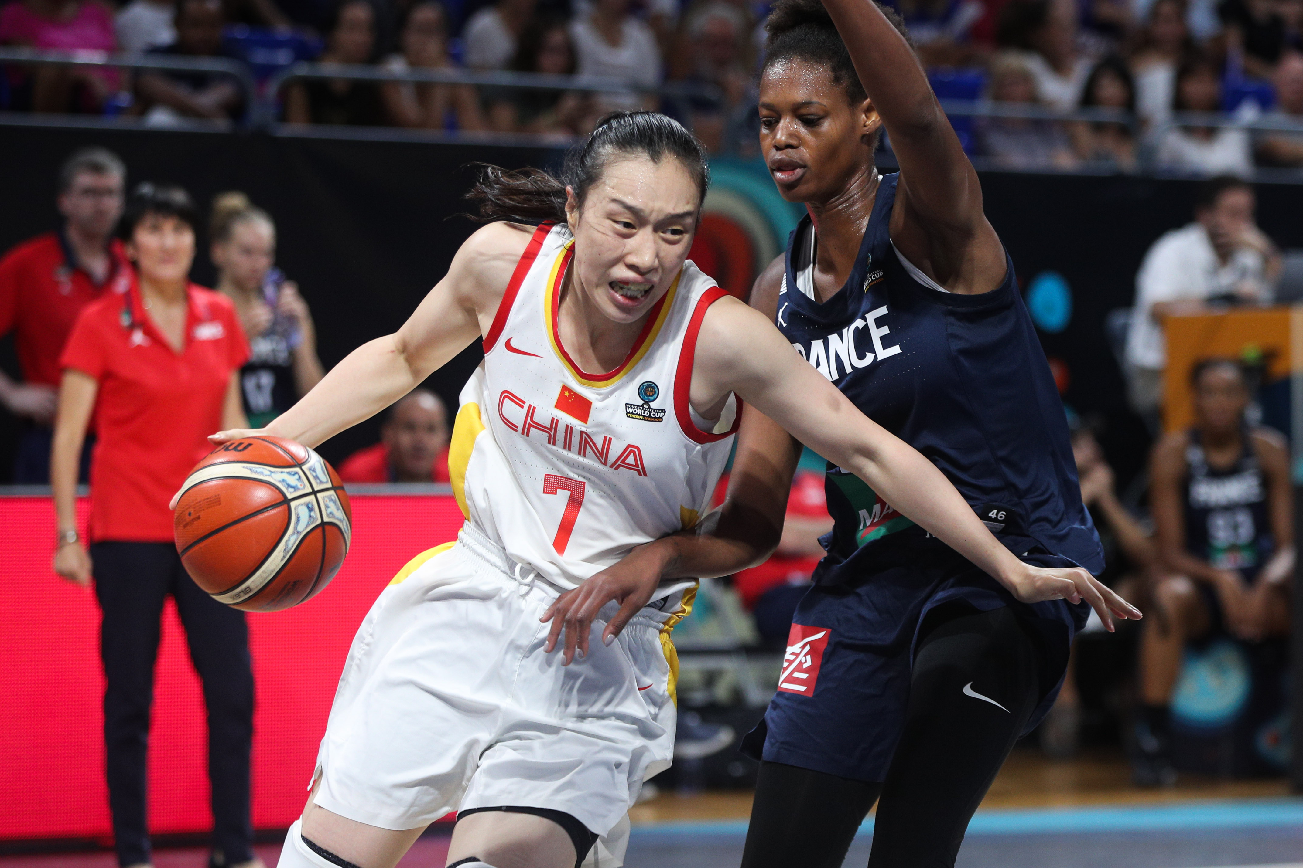 爱游戏体育:中国女篮世界杯备战,全力以赴冲击佳绩 爱游戏体育:中国女篮世界杯备战,全力以赴冲击佳绩