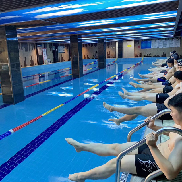 爱游戏体育:游泳健身，塑造完美身材的简单介绍