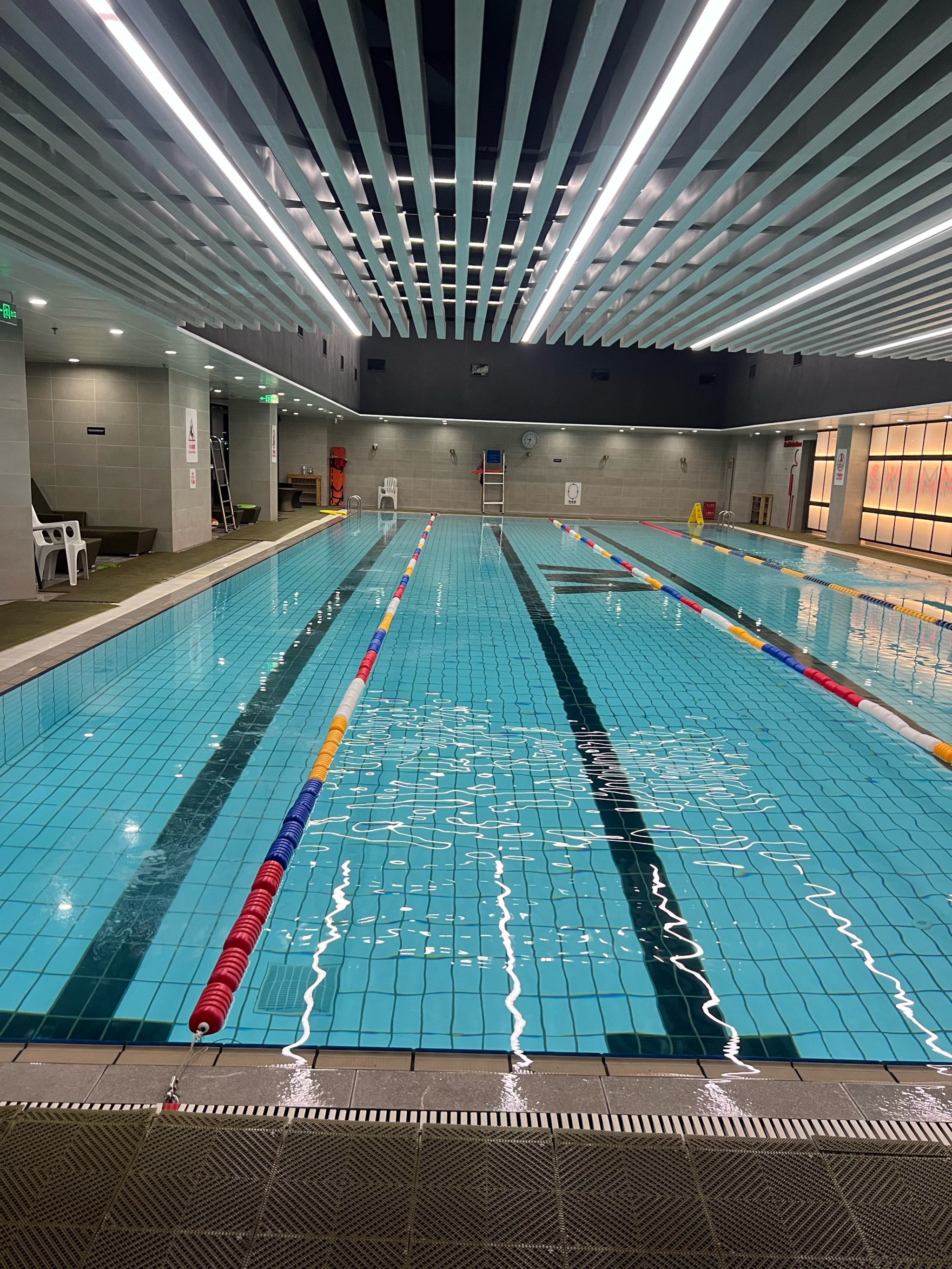 爱游戏体育:游泳健身，塑造完美身材的简单介绍