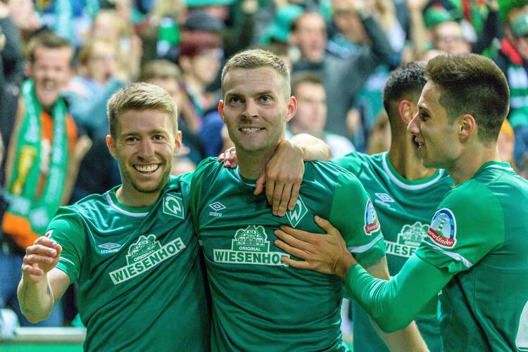 关于爱游戏体育:德甲的战术调整：教练如何应对对手变化的信息